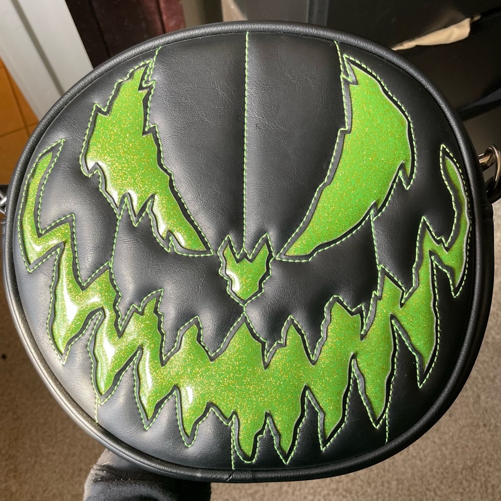 RESERVED FOR @geminikarma17. Trading for purple halo oval